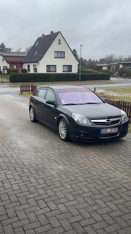 Gebraucht Opel Signum 150 PS (110 kW) 2007 Schwarz Kleinwagen