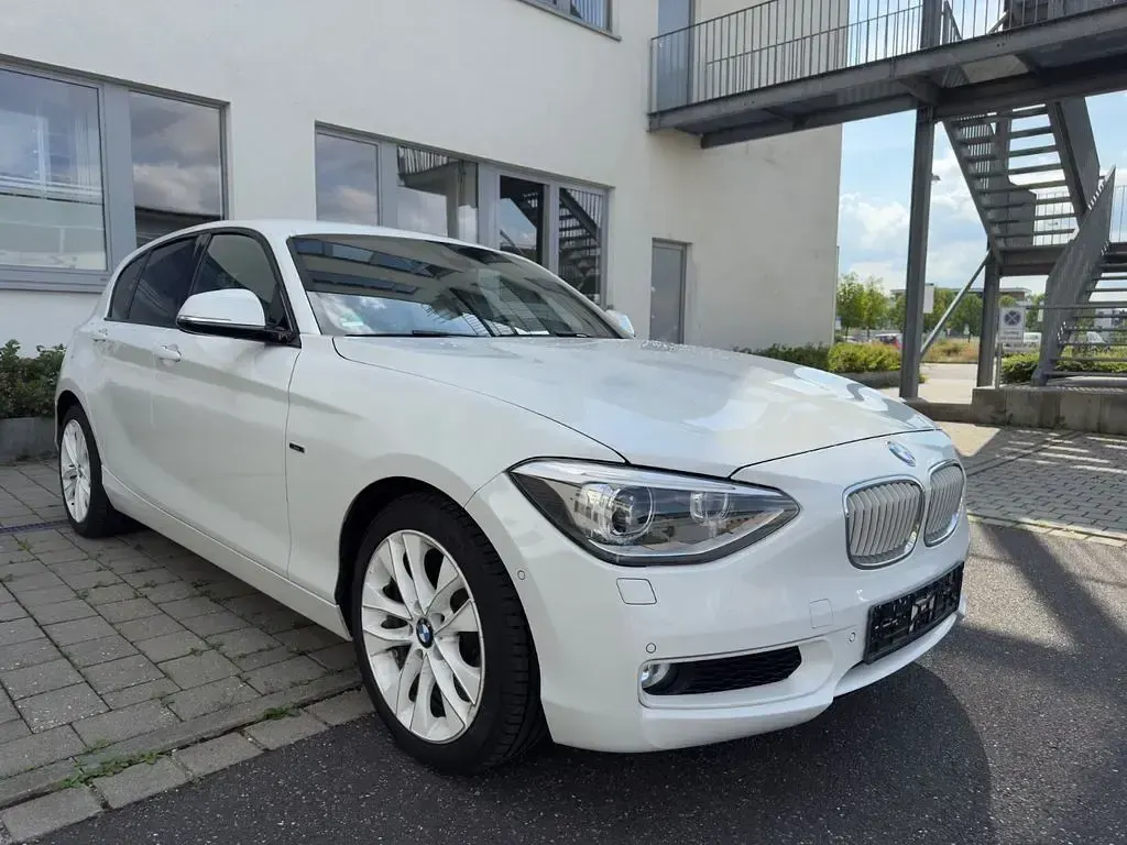 Gebraucht BMW 118 Sport Line 150 PS (110 kW) 2012 Weiß Kleinwagen