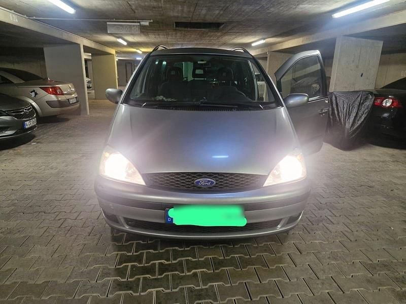Grau Gebraucht 2003 Ford Galaxy Van / Kleinbus | 1.100 € (Superpreis) - Bild 1/4