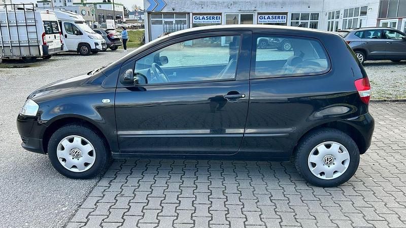 Gebraucht VW Fox 54 PS (39 kW) 2008 Schwarz Kleinwagen