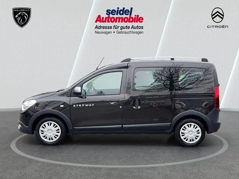 Gebraucht Dacia Dokker Stepway 131 PS (96 kW) 2021 Schwarz Van / Kleinbus