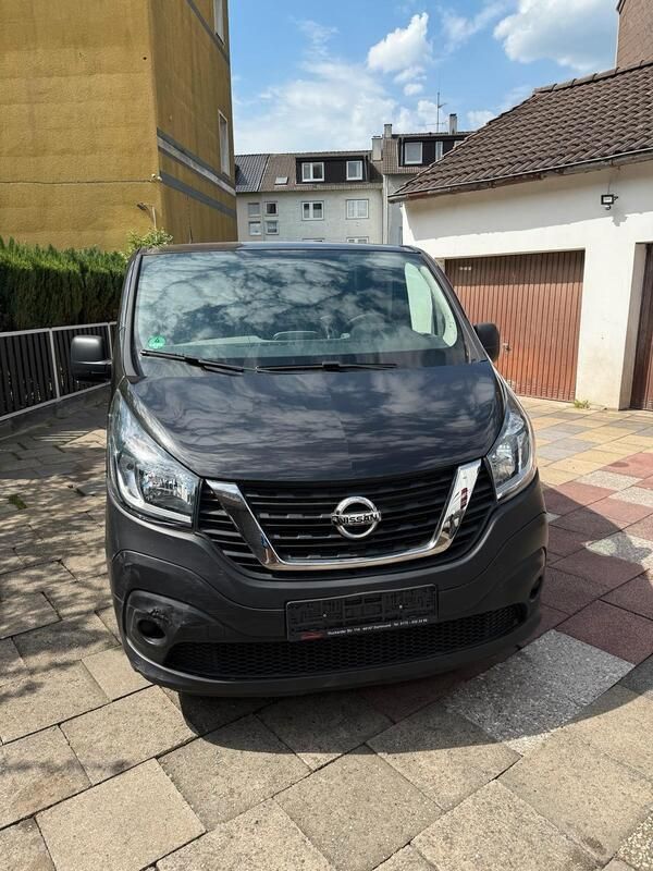 Schwarz Gebraucht 2019 Nissan NV300 Van | 11.000 € - Bild 1/4