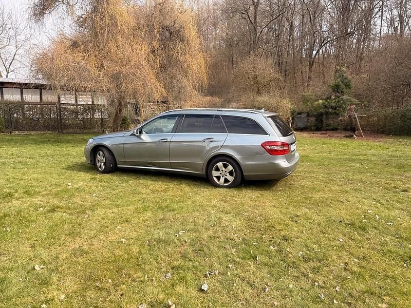 Gebraucht Mercedes E200 184 PS (135 kW) 2013 Grau Kombi