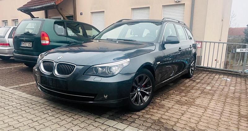 Grau Gebraucht 2010 BMW 520 Kombi | 4.699 € (Superpreis) - Bild 1/4