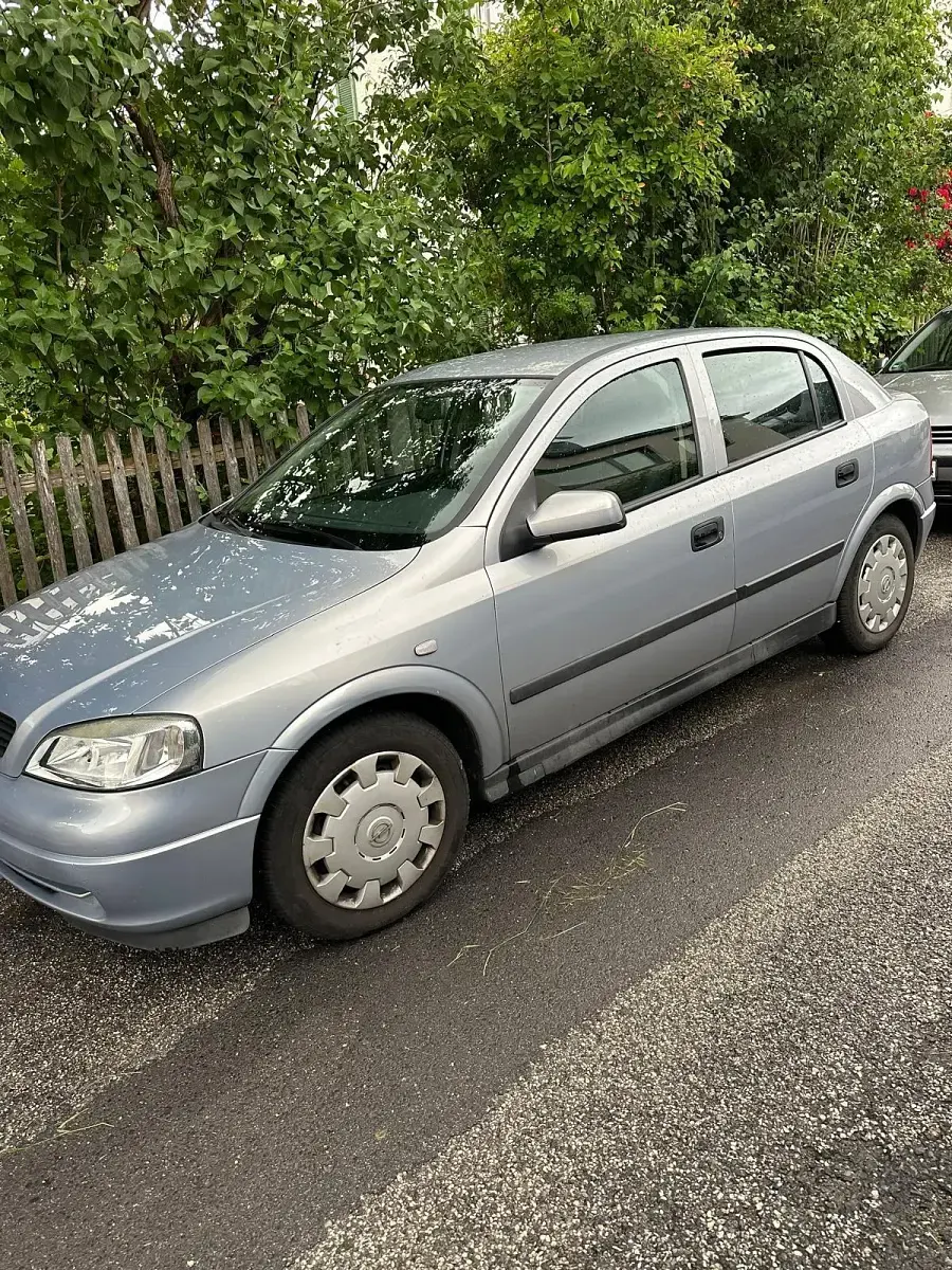Gebraucht Opel Astra 105 PS (77 kW) 2003 Grau Limousine