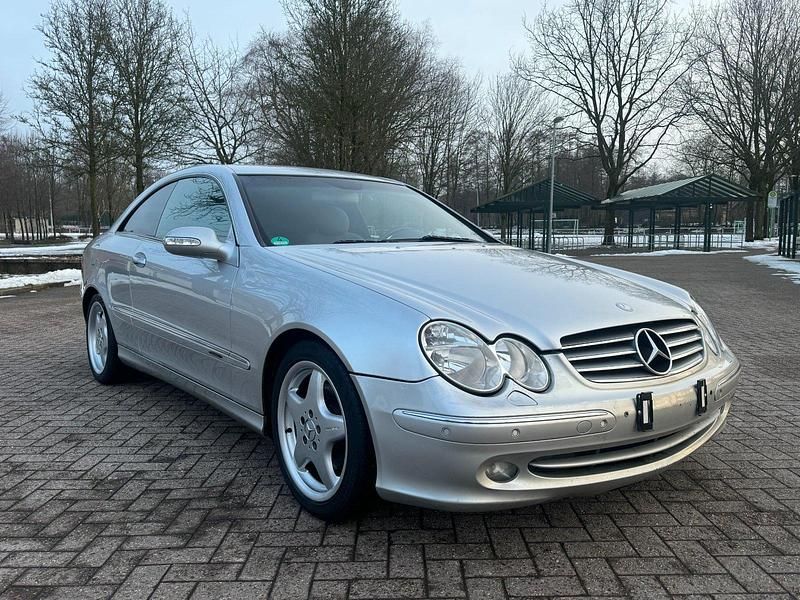 Gebraucht Mercedes CLK320 217 PS (159 kW) 2002 Silber Coupé