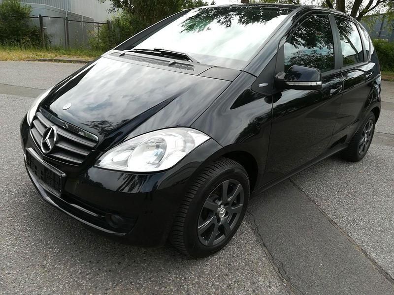 Schwarz Gebraucht 2011 Mercedes A160 Van / Kleinbus | 3.999 € (Guter Preis) - Bild 1/4