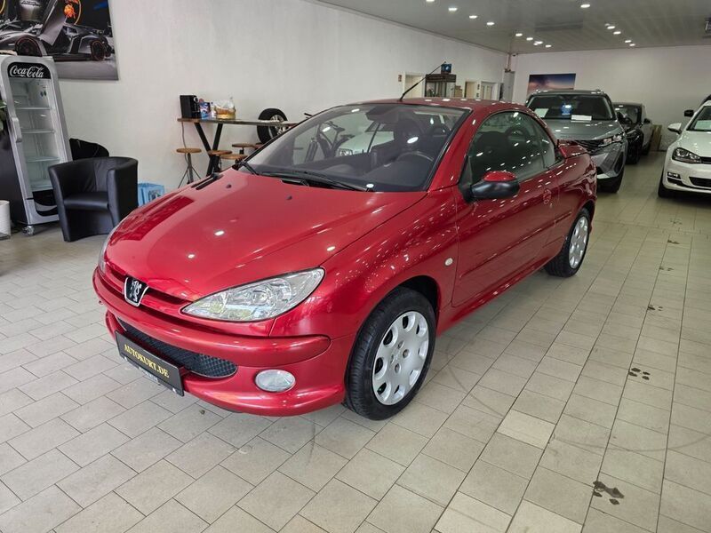 Rot Gebraucht 2004 Peugeot 206 CC Filou Cabrio | 1.990 € (Etwas zu teuer) - Bild 1/4