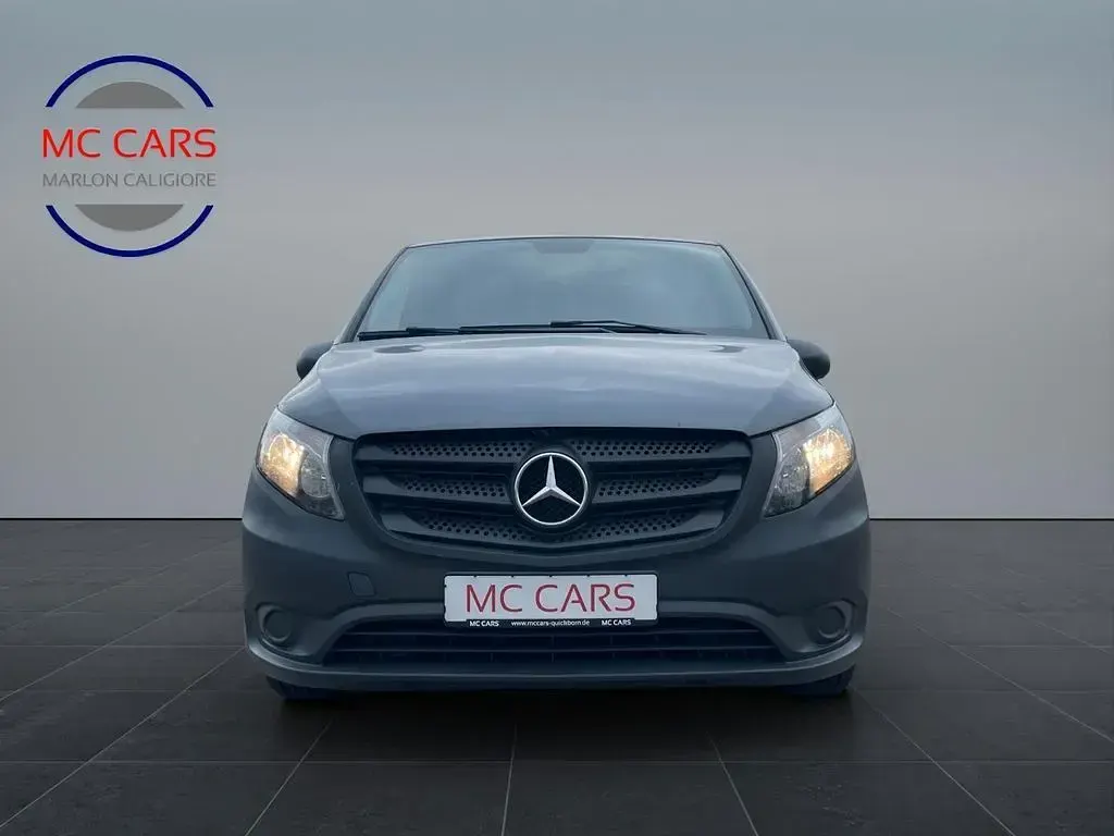 Gebraucht Mercedes Vito 163 PS (119 kW) 2024 Grau Van