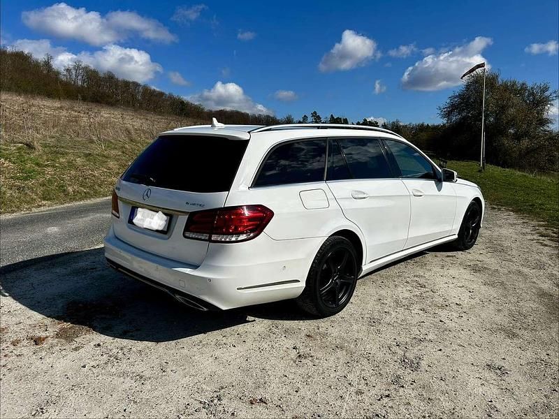 Second-hand Mercedes E250 204 CP (150 kW) 2015 Alb Break