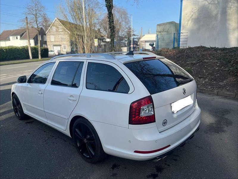 Gebraucht Skoda Octavia RS 200 PS (147 kW) 2010 Candyweiss Kombi