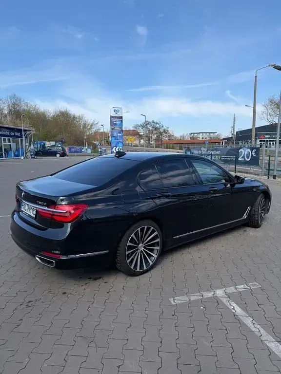 Gebraucht BMW 750 400 PS (294 kW) 2017 Schwarz Limousine