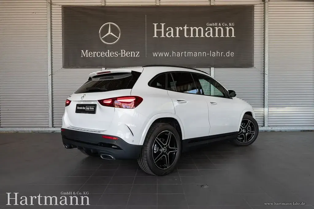 Gebraucht Mercedes GLA180 AMG 136 PS (100 kW) 2025 Polarweiß SUV