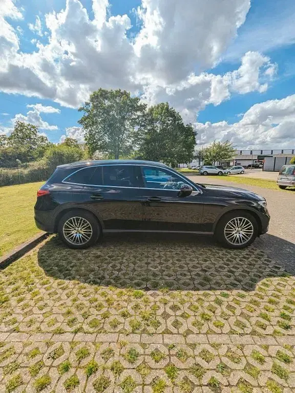 Gebraucht Mercedes GLC200 204 PS (150 kW) 2023 Schwarz SUV