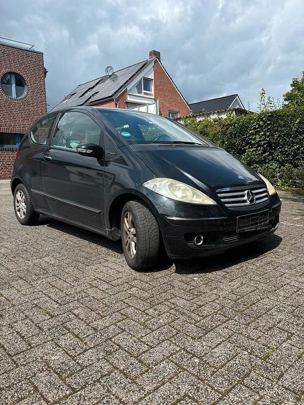 Schwarz Gebraucht 2004 Mercedes A150 Kleinwagen | 1.300 € (Fairer Preis) - Bild 1/4