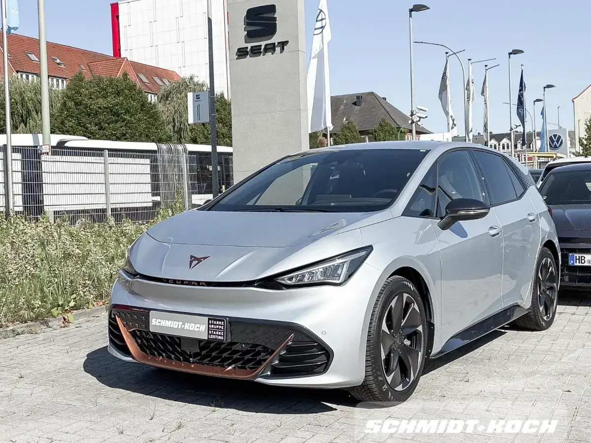 Gebraucht Cupra Born 169 kW (231 PS) 2025 Geysirsilber (silber) Kleinwagen
