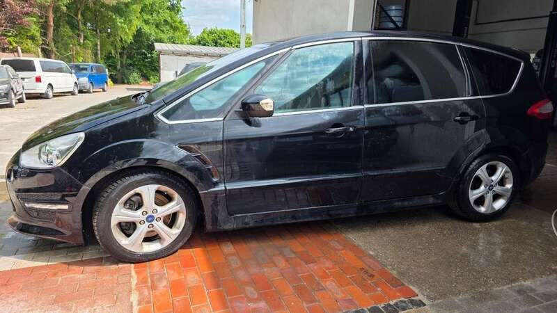 Usado Ford S-MAX Titanium S 239 HP (175 kW) 2011 Preto Monovolume