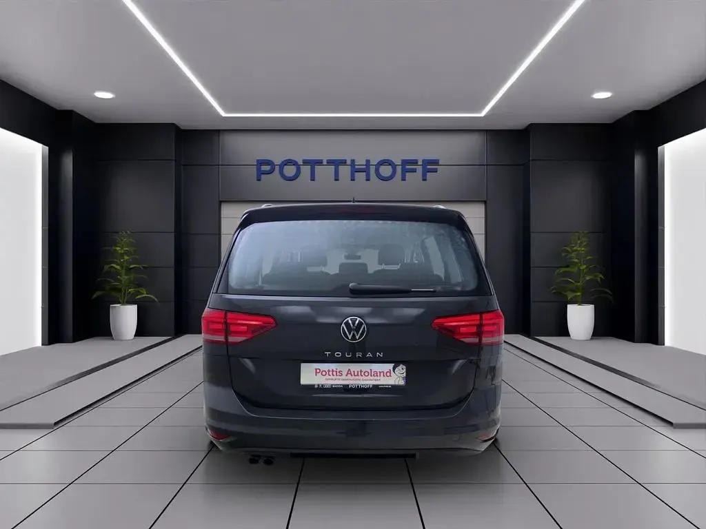 Gebraucht VW Touran Comfortline 150 PS (110 kW) 2022 Grau Van / Kleinbus