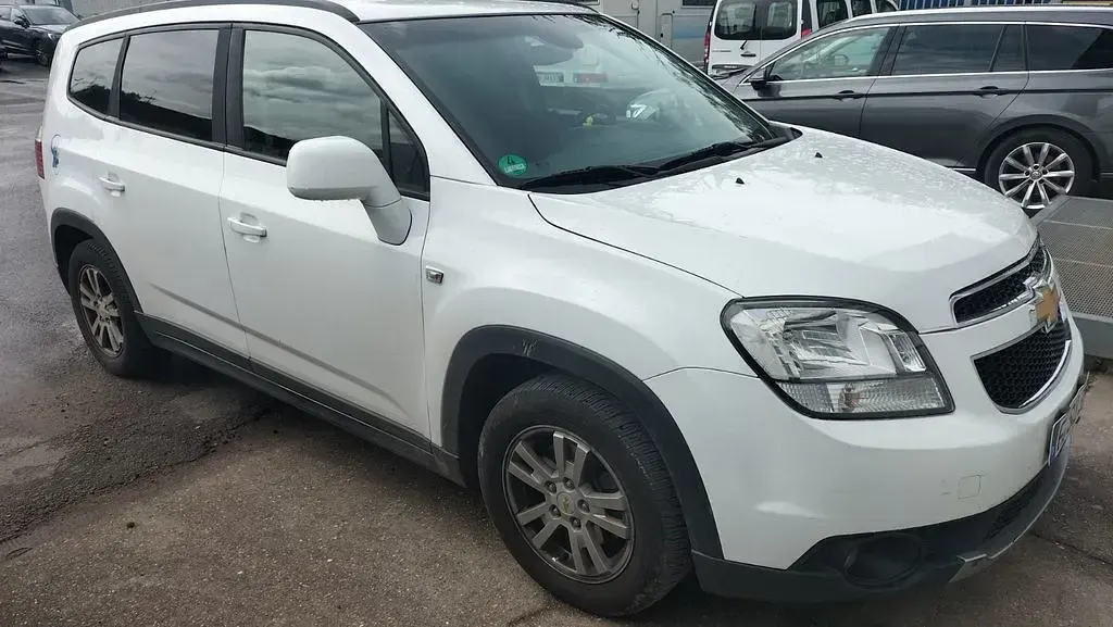 Gebraucht Chevrolet Orlando LT 141 PS (103 kW) 2011 Weiß Van / Kleinbus
