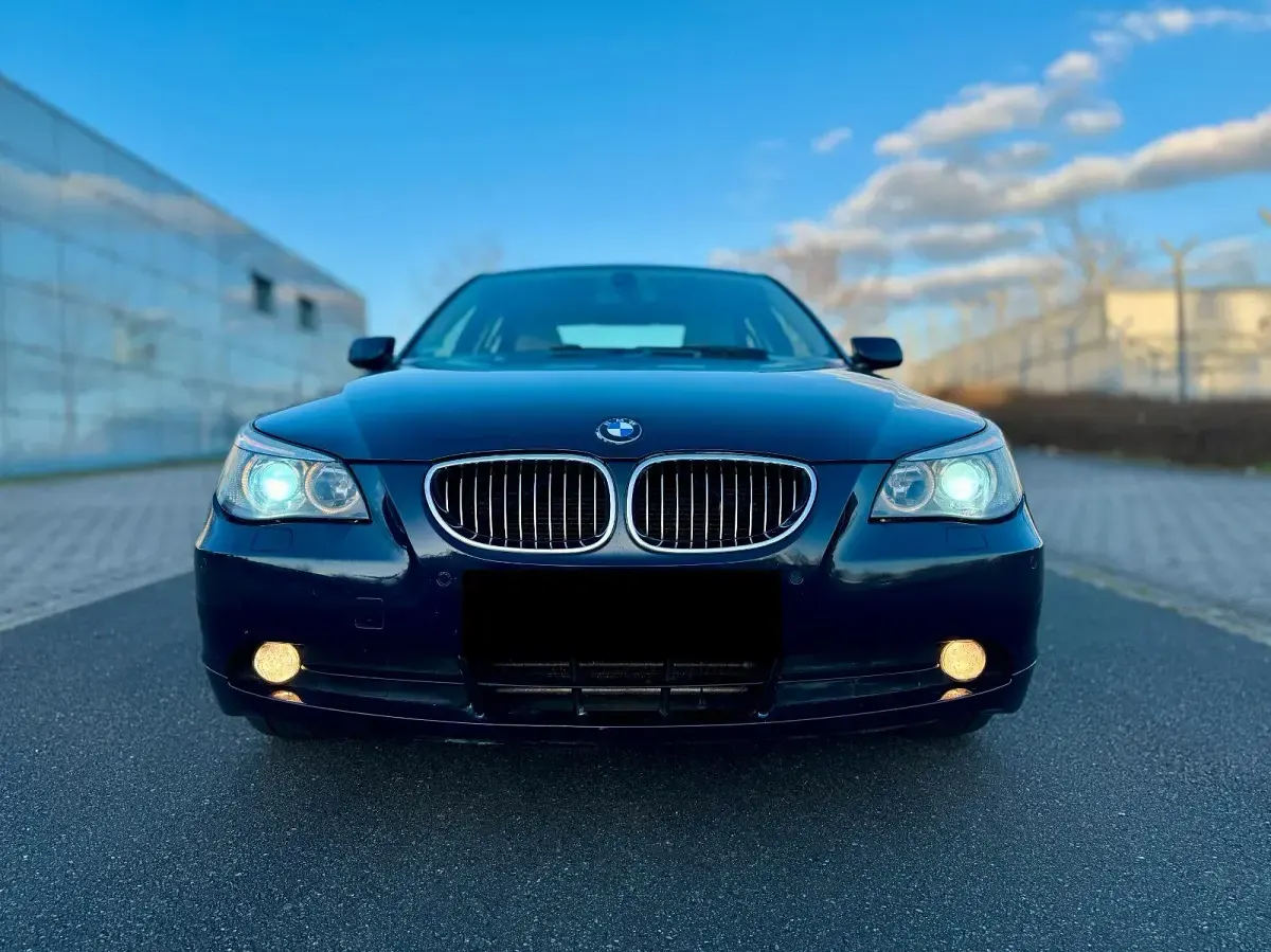 Gebraucht BMW 523 177 PS (130 kW) 2006 Blau Limousine