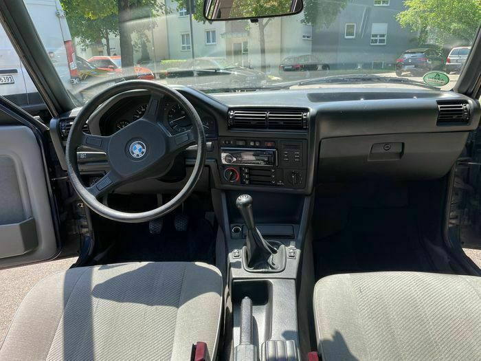 Gebraucht BMW 325 170 PS (125 kW) 1989 Blau Kombi