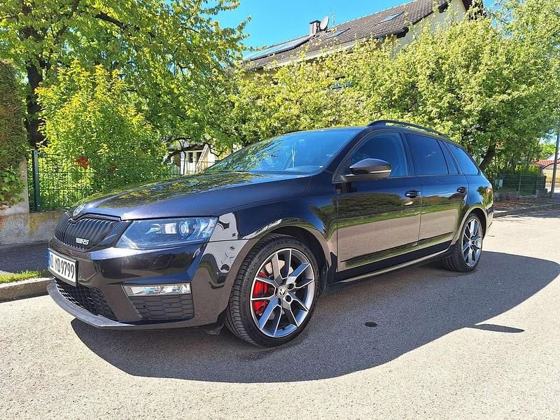 Schwarz Gebraucht 2013 Skoda Octavia RS Kombi | 12.800 € (Etwas zu teuer) - Bild 1/4