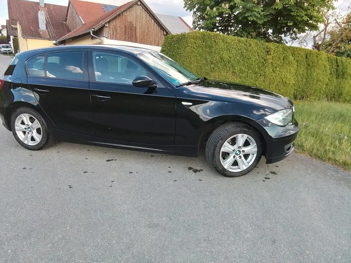 Gebraucht BMW 116 116 PS (85 kW) 2009 Schwarz Kleinwagen