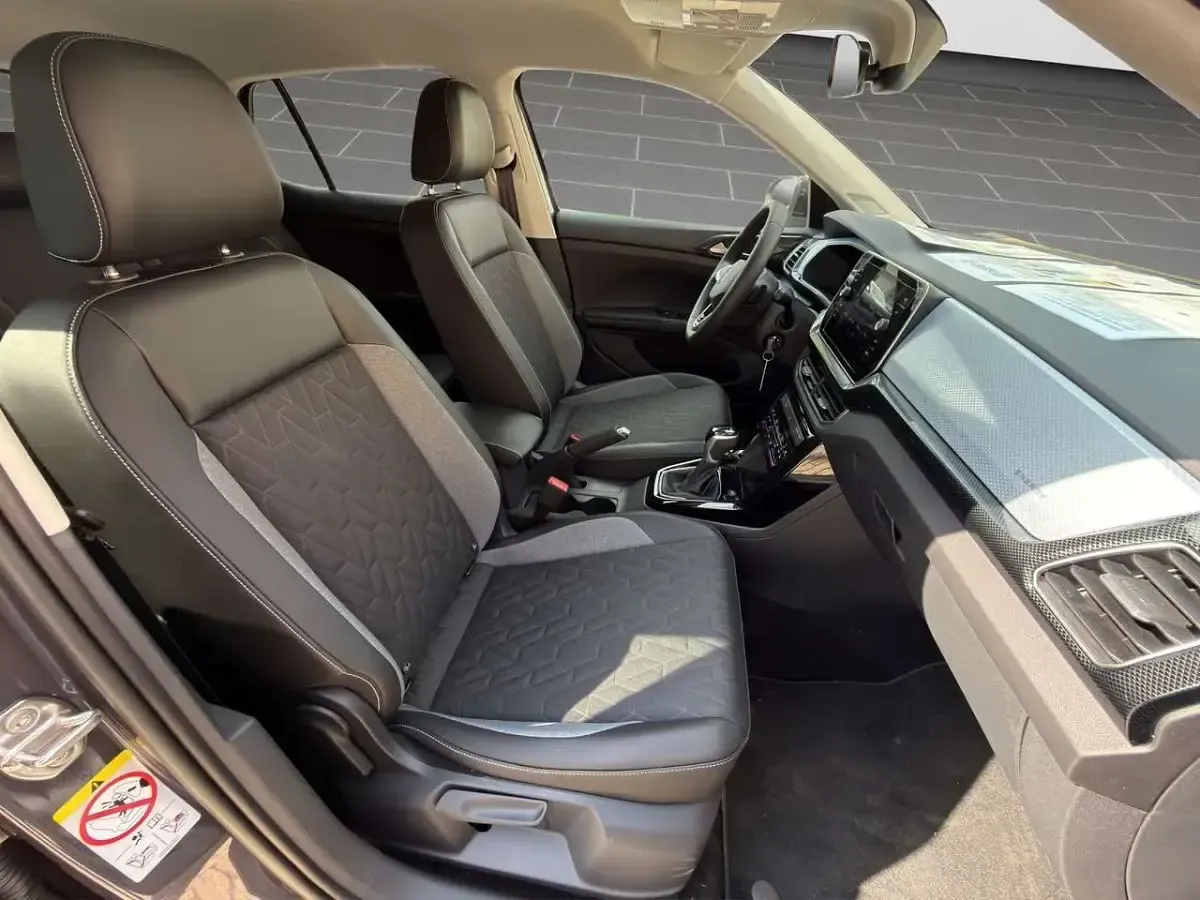 Neu VW T-Cross 116 PS (85 kW) 2026 Rauchgrau SUV