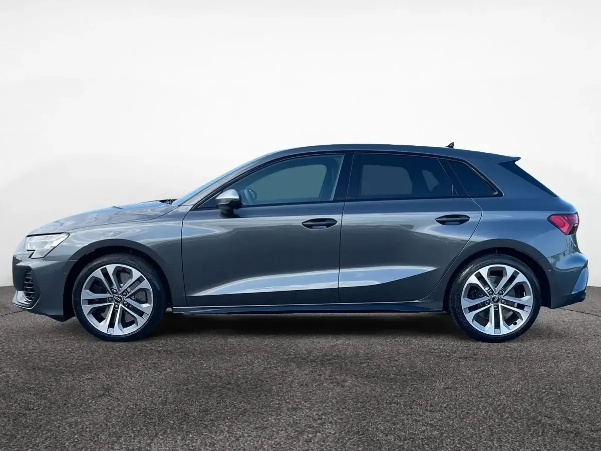 Neu Audi S3 Sport 333 PS (244 kW) 2026 Daytonagrau perleffekt Limousine