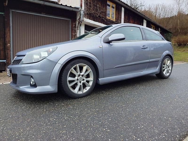Gebraucht Opel Astra GTC OPC 241 PS (177 kW) 2008 Grau Limousine