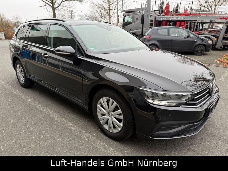 Gebraucht VW Passat Conceptline 122 PS (89 kW) 2021 Schwarz Kombi