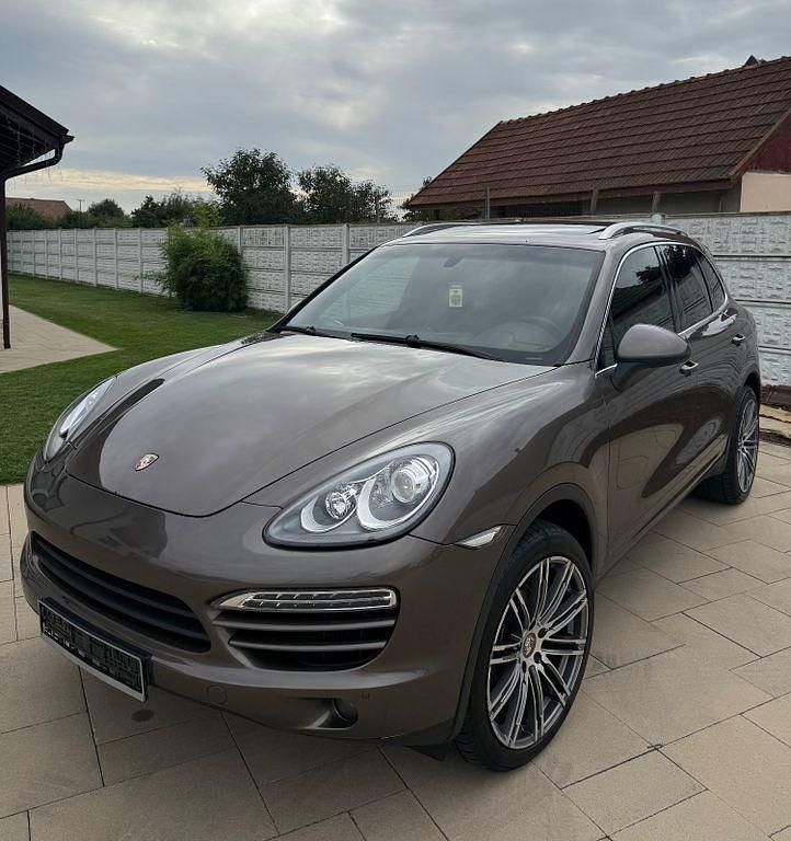 Braun Gebraucht 2013 Porsche Cayenne SUV | 17.000 € (Fairer Preis) - Bild 1/4