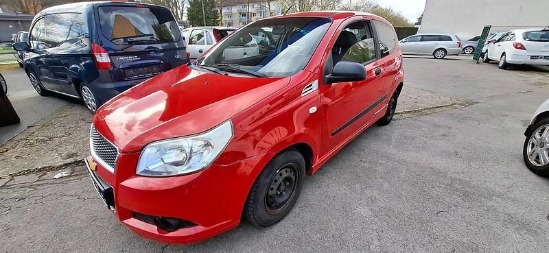 Gebraucht Chevrolet Aveo 84 PS (61 kW) 2010 Rot Kleinwagen