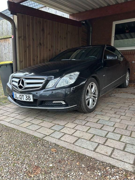 Gebraucht Mercedes E350 231 PS (169 kW) 2010 Schwarz Coupé
