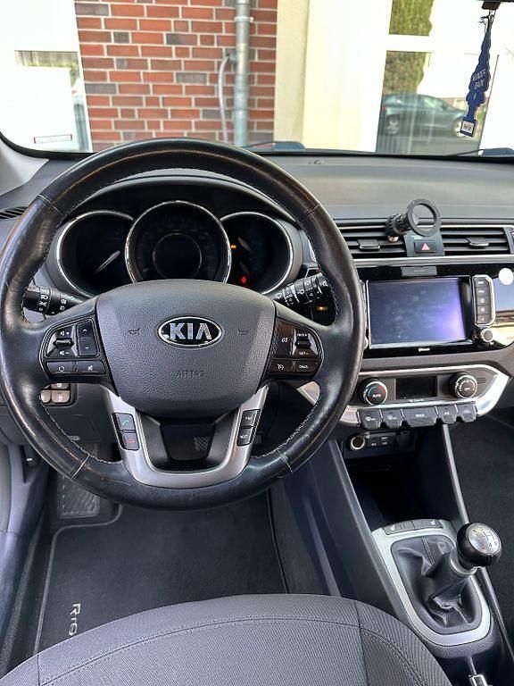 Gebraucht Kia Rio 84 PS (61 kW) 2016 Grau Kleinwagen