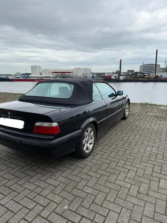 Gebraucht BMW 318 116 PS (85 kW) 1998 Schwarz Cabrio