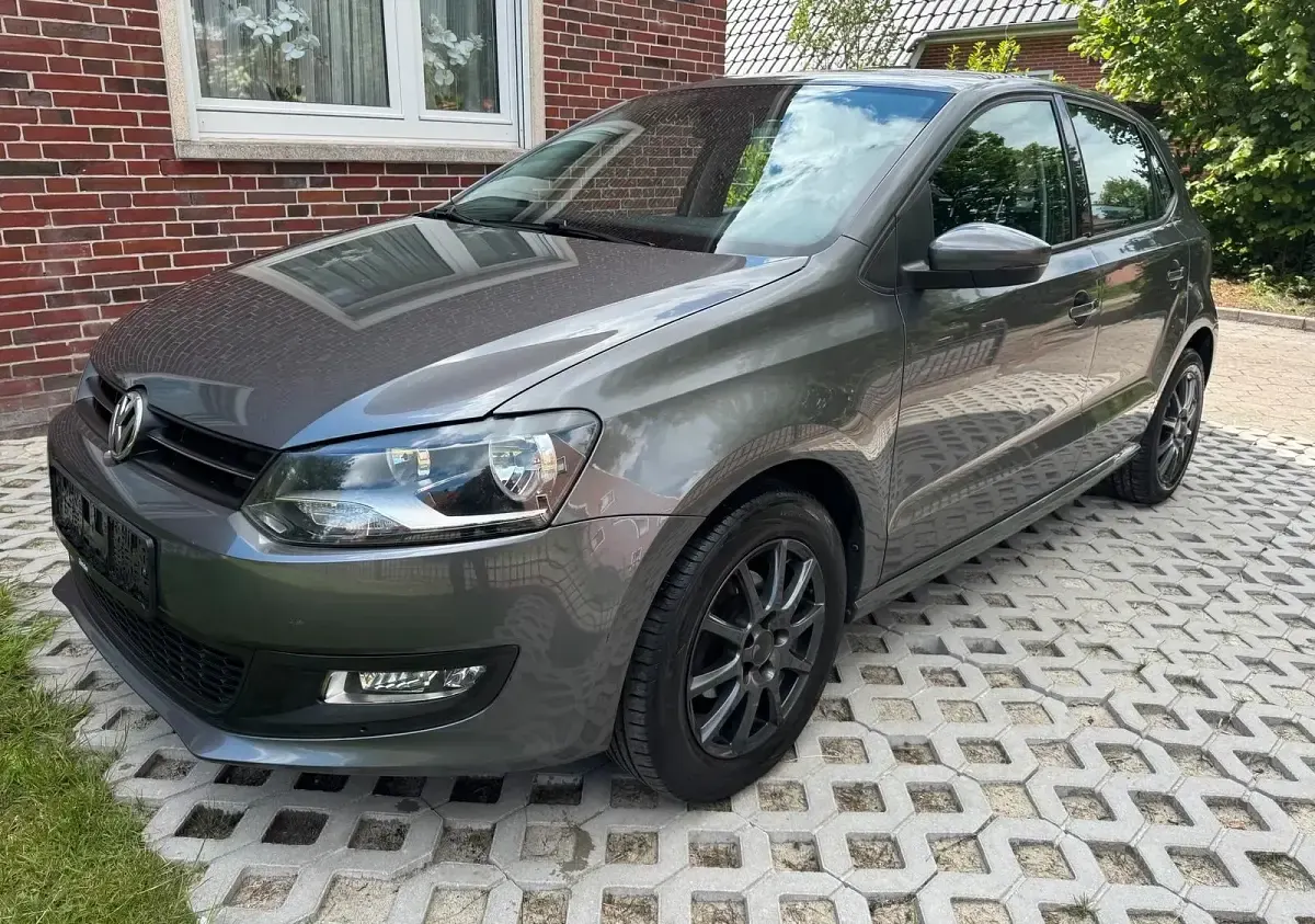 Gebraucht VW Polo 85 PS (62 kW) 2010 Grau Kleinwagen