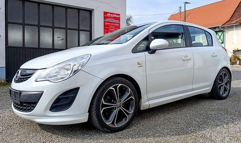 Second-hand Opel Corsa Active 131 CP (96 kW) 2013 Alb Hatchback