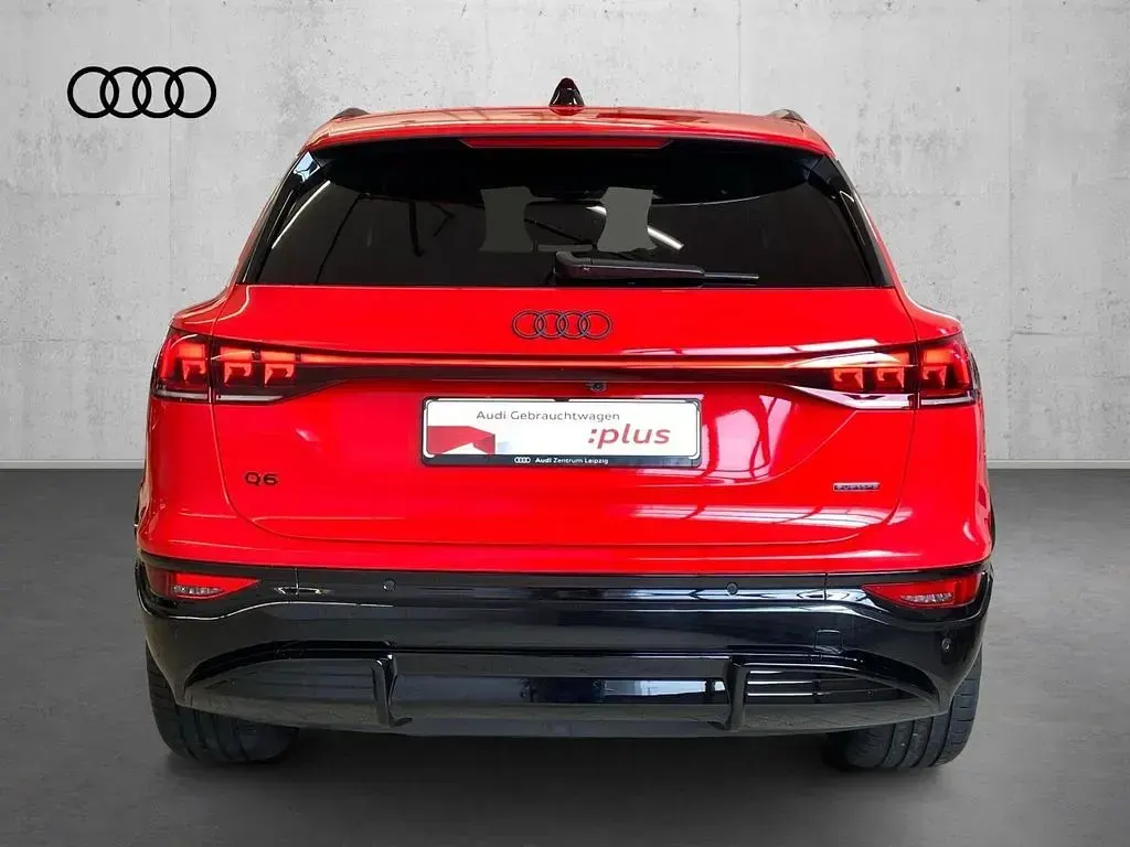 Gebraucht Audi Q6 e-tron Ambiente 284 kW (387 PS) 2025 Rot SUV