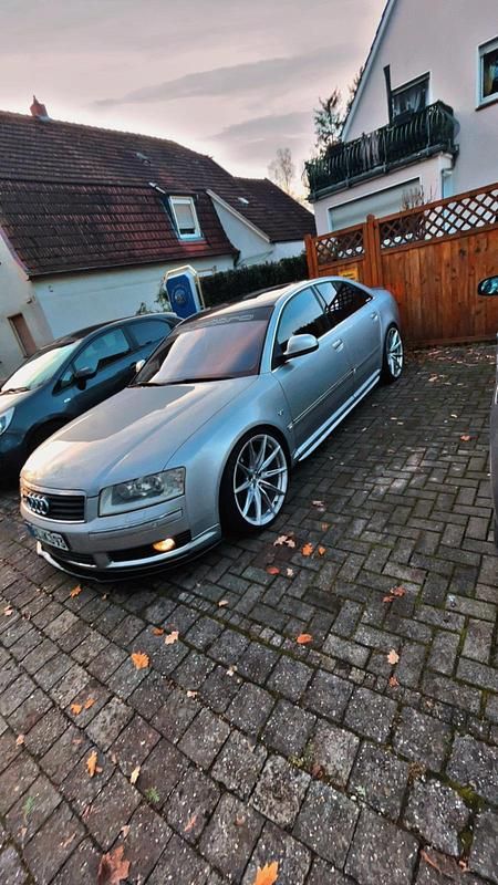 Silber Gebraucht 2003 Audi A8 Limousine | 8.999 € - Bild 1/4