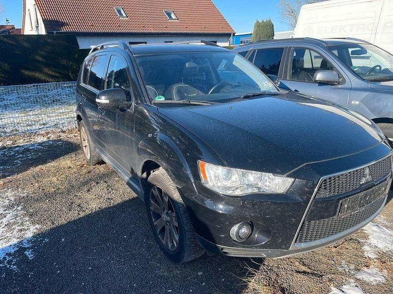 Gebraucht Mitsubishi Outlander 177 PS (130 kW) 2011 Schwarz SUV