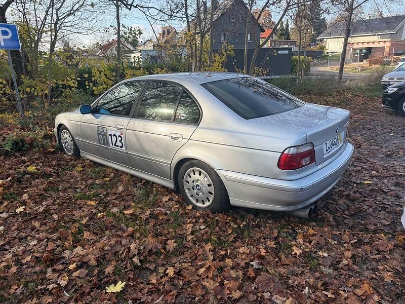 Gebraucht BMW 525 192 PS (141 kW) 2001 Silber Limousine