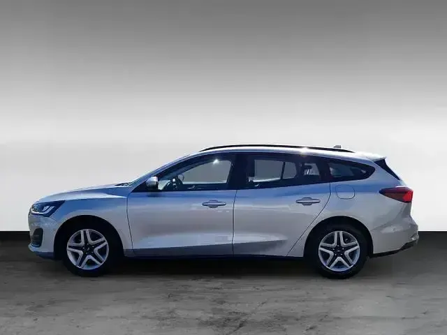 Gebraucht Ford Focus Cool & Connect 125 PS (91 kW) 2022 Silber Limousine