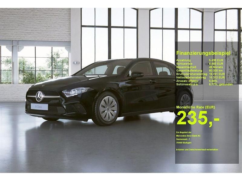 Schwarz Gebraucht 2021 Mercedes A250 Limousine | 21.750 € (Superpreis) - Bild 1/3