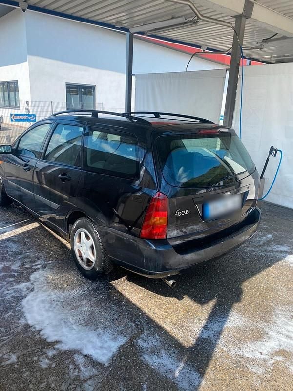 Second-hand Ford Focus 115 CP (84 kW) 2000 Negru Break