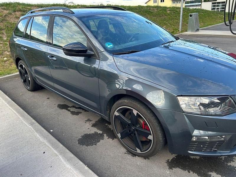 Grau Gebraucht 2015 Skoda Octavia RS Kombi | 9.200 € (Superpreis) - Bild 1/4