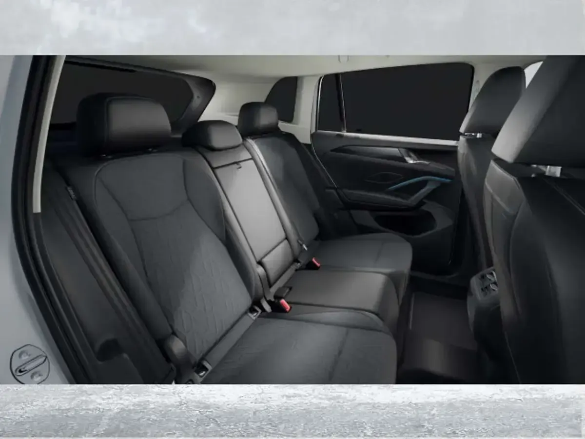 Gebraucht VW Tiguan Goal 131 PS (96 kW) 2025 Pure white SUV