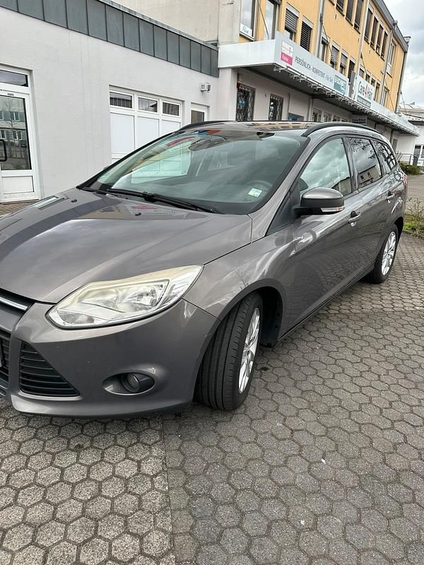 Gebraucht Ford Focus 116 PS (85 kW) 2011 Braun Kombi