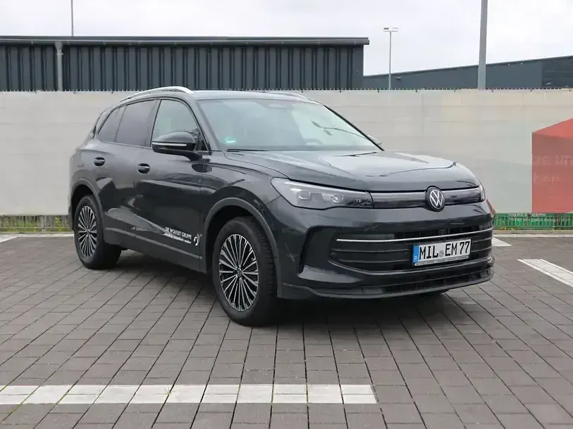 Gebraucht VW Tiguan Goal 150 PS (110 kW) 2025 Grau SUV