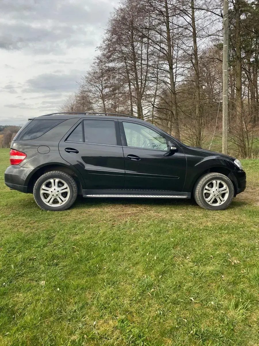 Używany Mercedes ML280 190 KM (139 kW) 2007 Czarny SUV